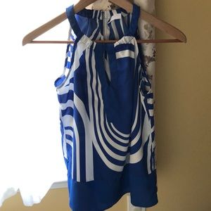 Women’s no sleeve blouse